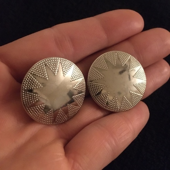 Vintage Sunburst Clip-on Earrings - Picture 1 of 8